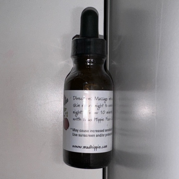 MAD HIPPIE EXFOLIATING SERUM - Picture 2 of 3